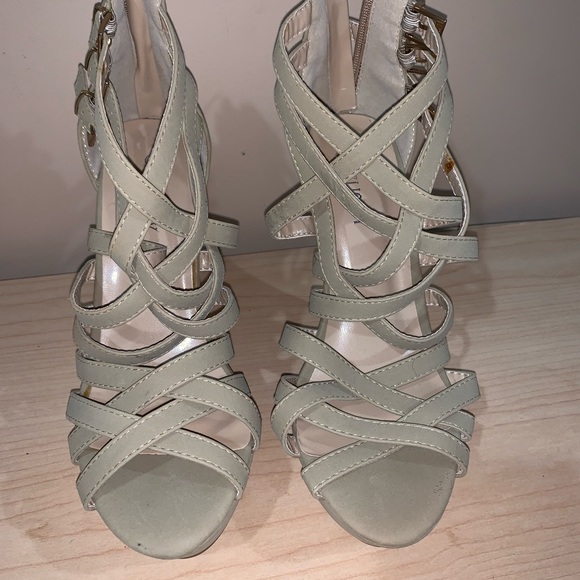 Heels - Picture 4 of 5